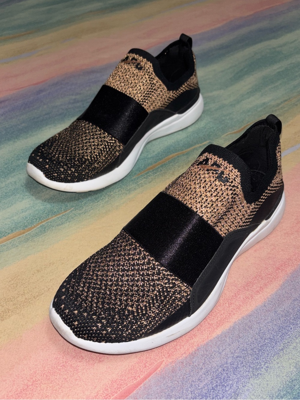 APL Lululemon Womens TechLoom Bliss Shoes
Black / Rose Gold / White size 9.5